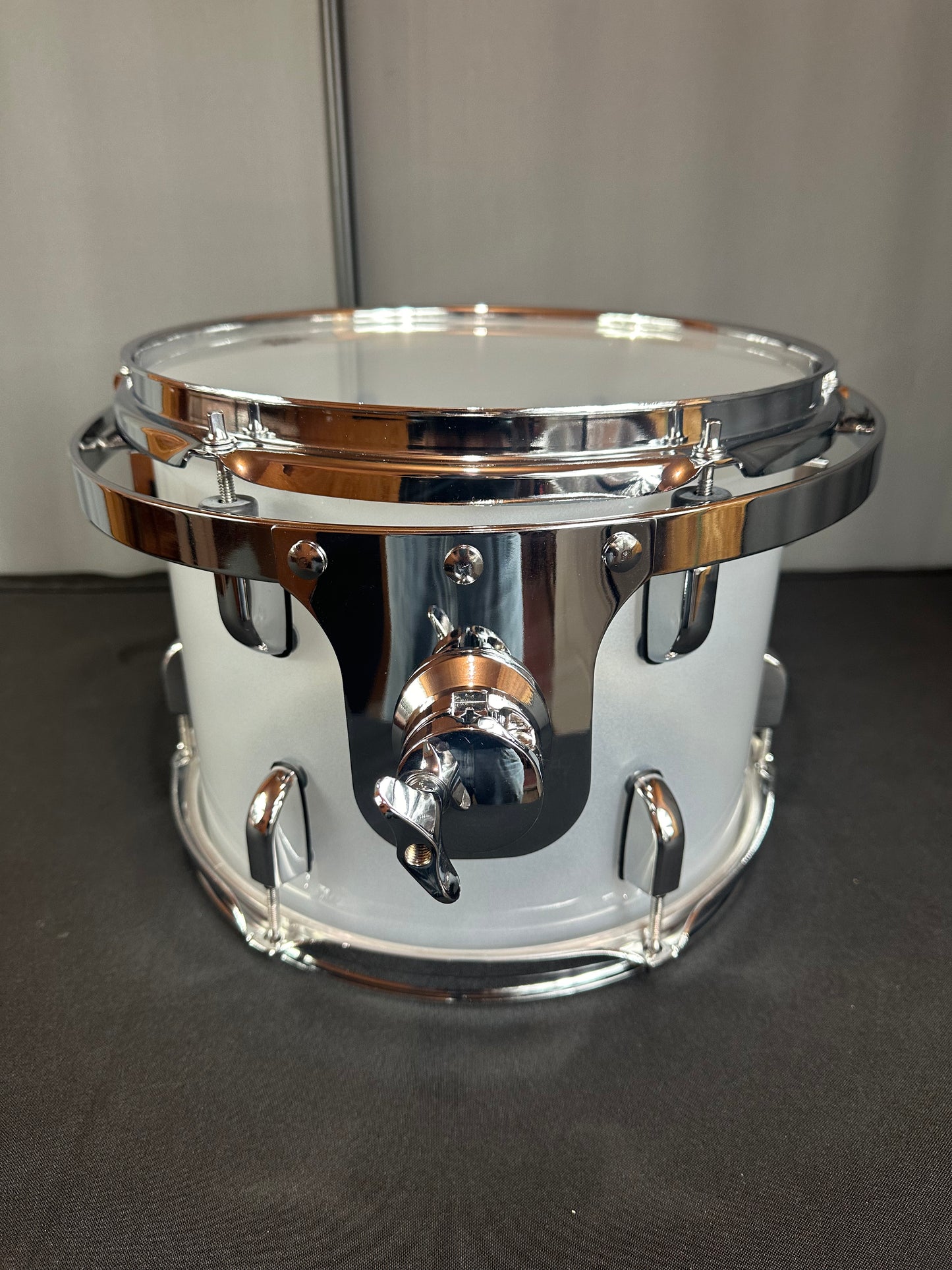Frost White Seamless Acrylic 12"x9" - Tom Drum