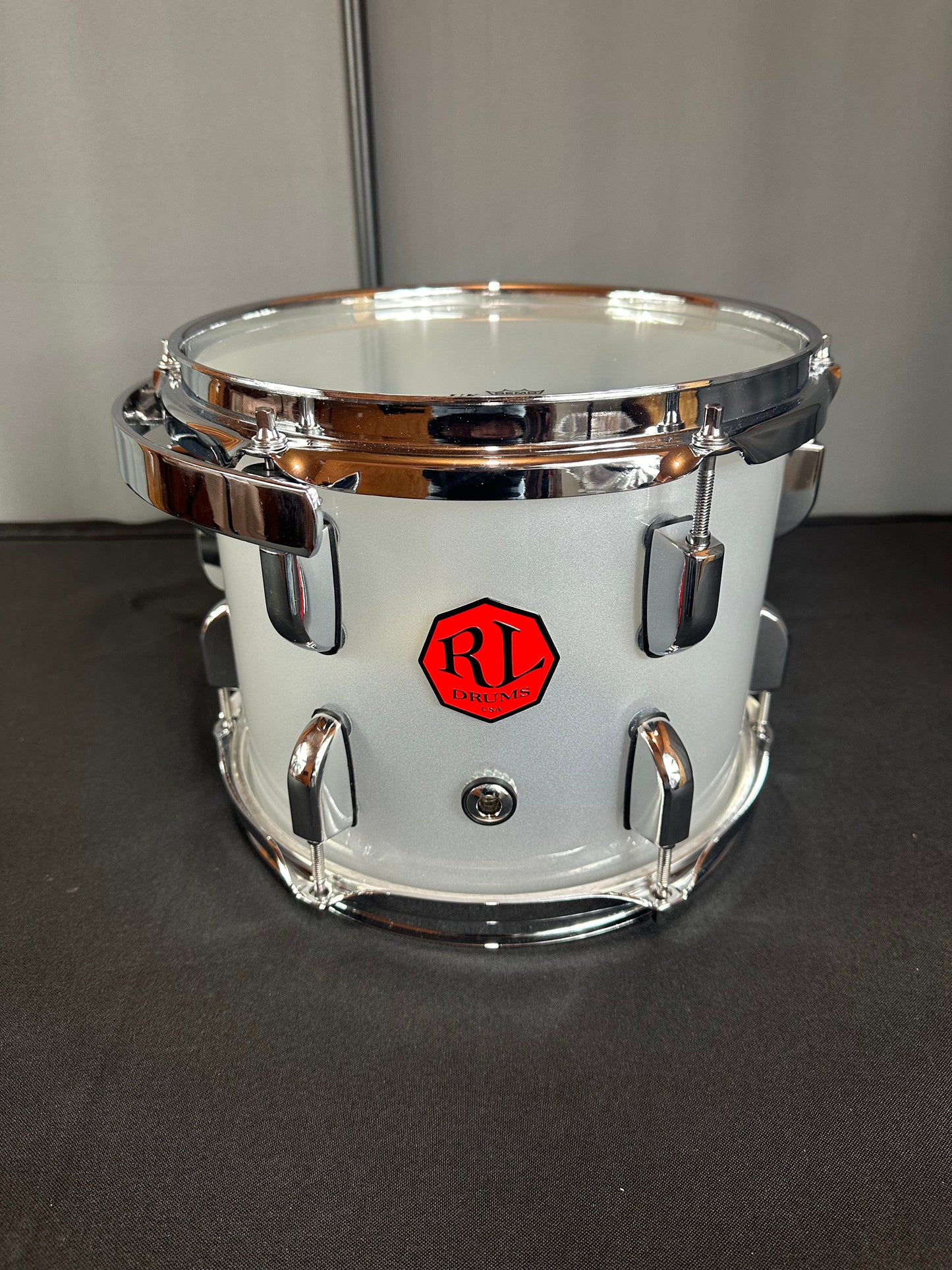 Frost White Seamless Acrylic 10"x8" - Tom Drum