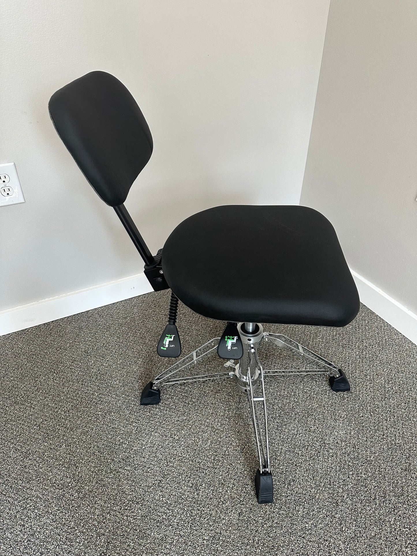 Heavy Duty Hydraulic Throne with Adjustable Back Rest T6500AL