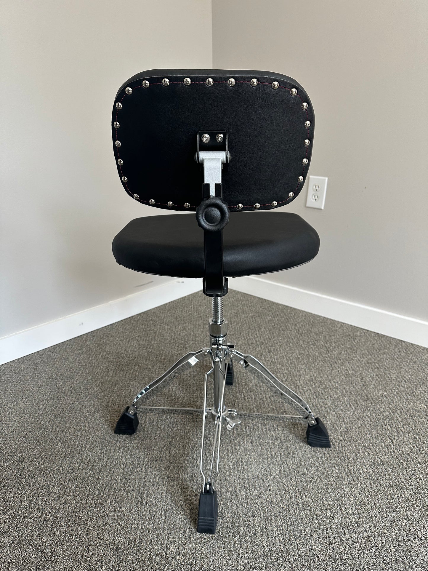 Heavy Duty Throne with Adjustable Back Rest T6400SL
