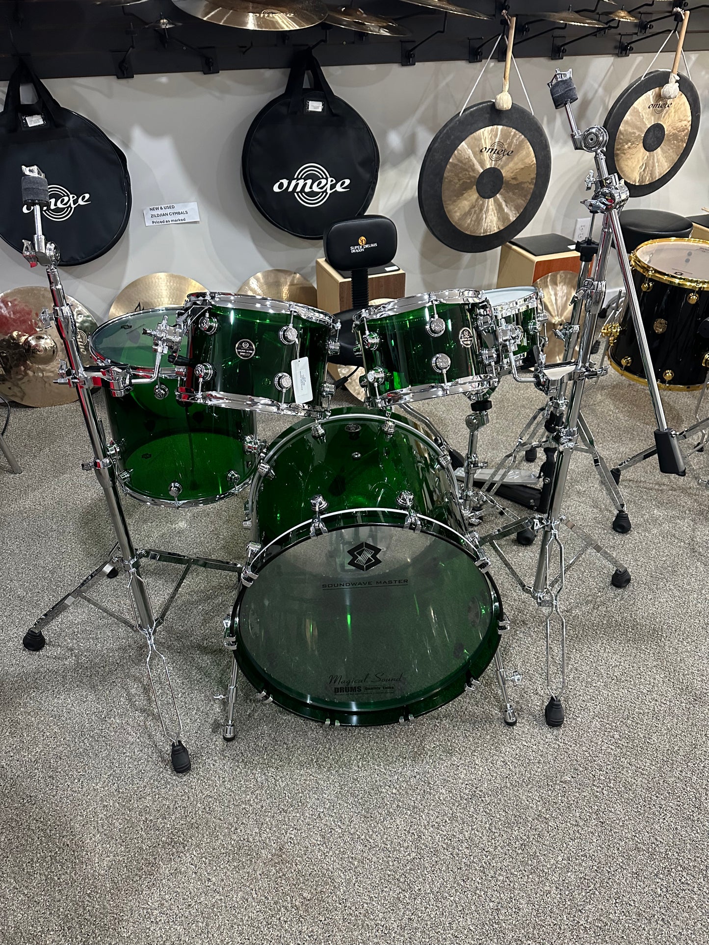 SOUNDWAVE MASTER ICE CRYSTAL SOUND SERIES EMERALD GREEN DRUM KIT