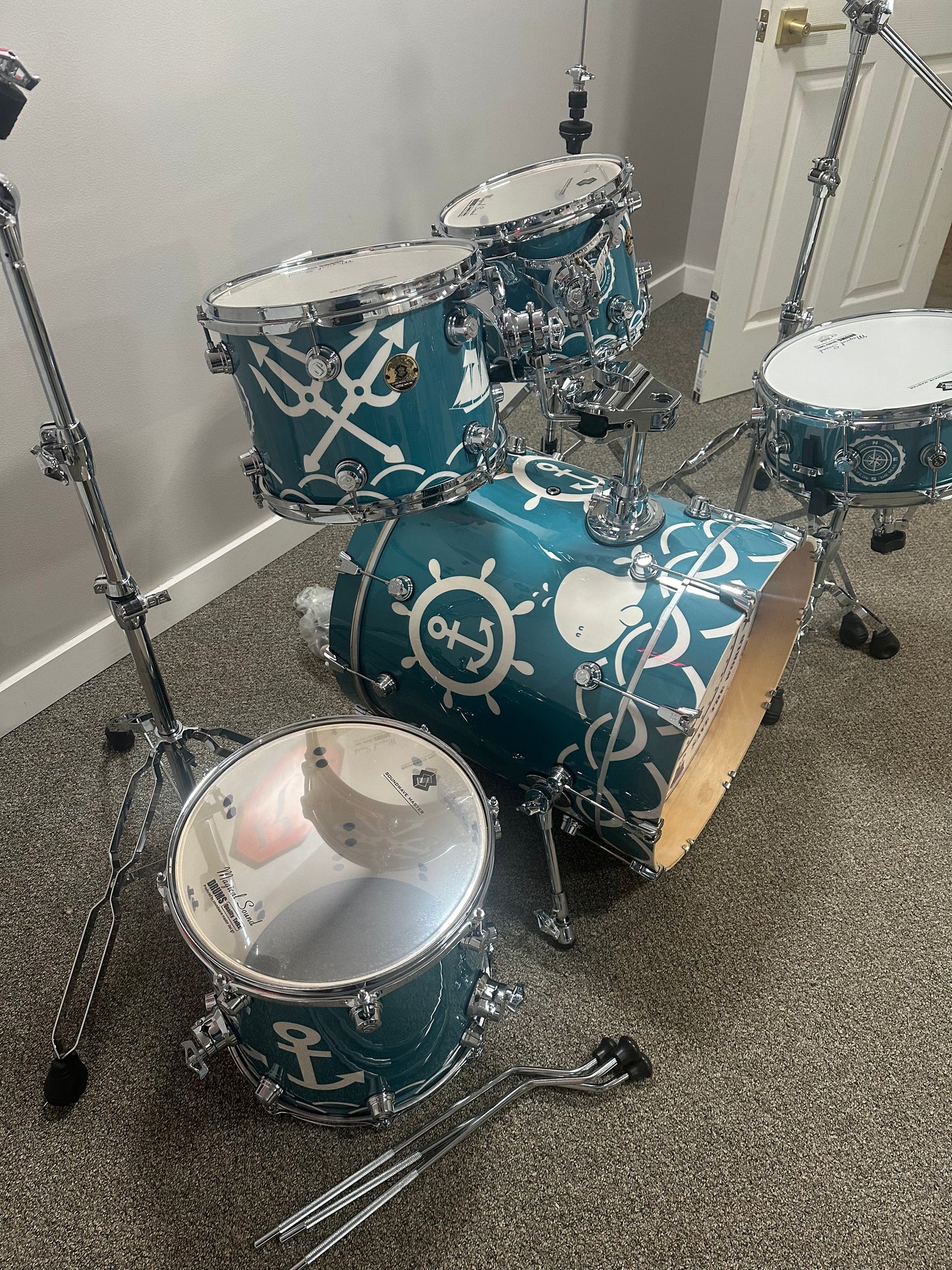 SOUNDWAVE MASTER MAGICAL SOUND DEEP OCEAN WHALE DRUM KIT