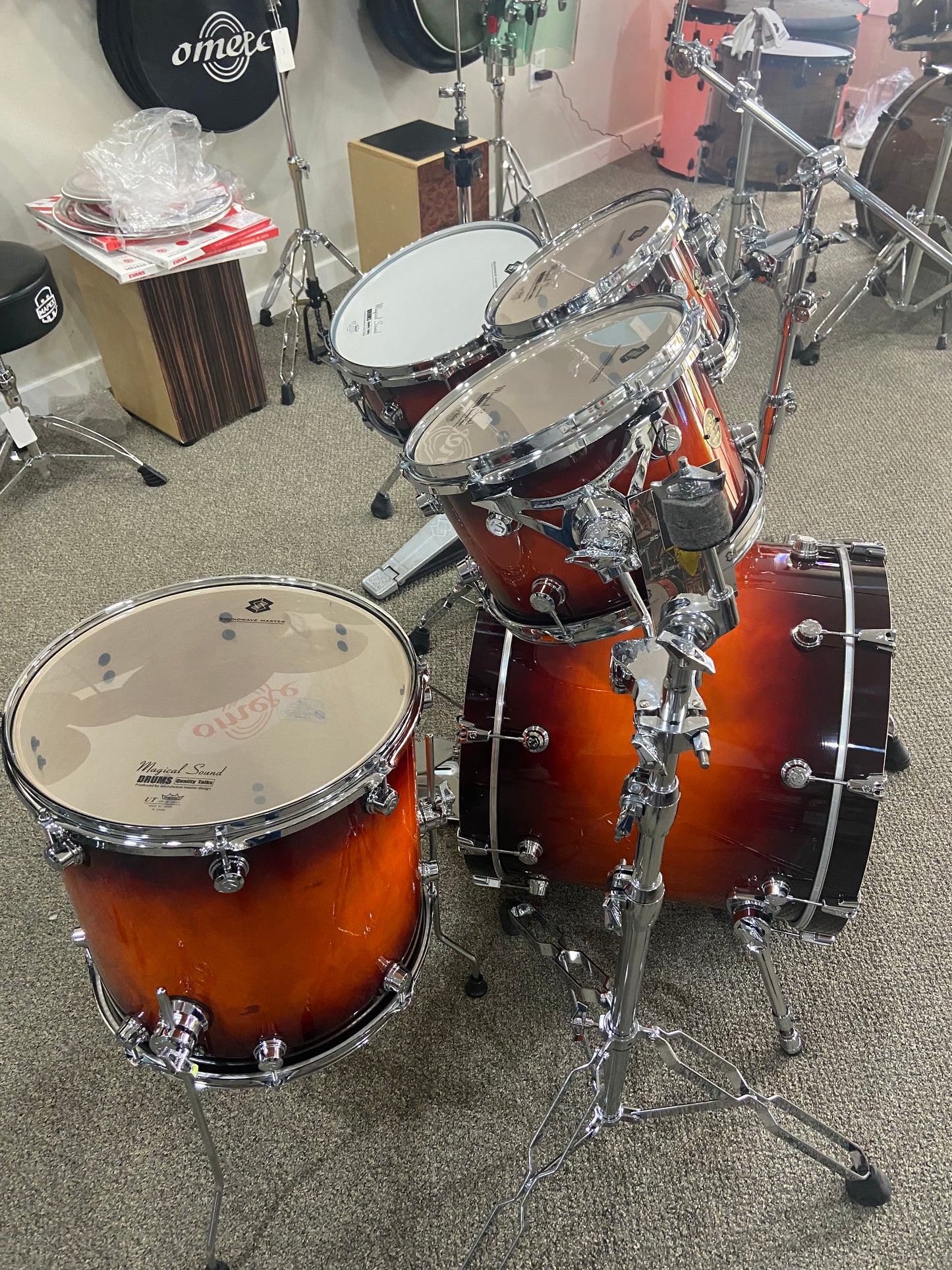 SOUNDWAVE MASTER ORIGINAL RED GRADIENT DRUM KIT