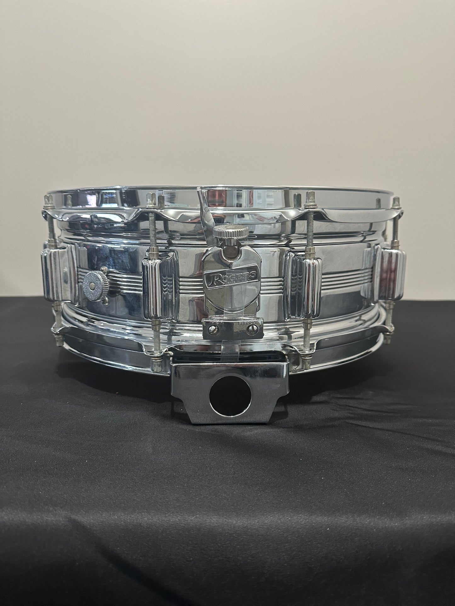 USED ROGERS VINTAGE 14"x5" SNARE DRUM