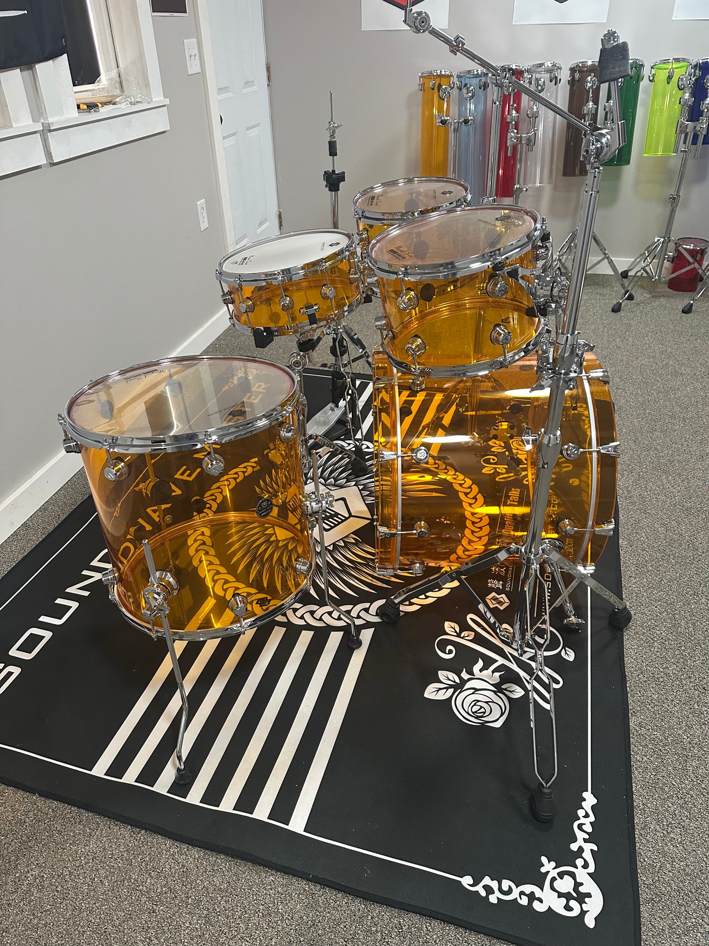 SOUNDWAVE MASTER ICE CRYSTAL SOUND SERIES AMBER DRUM KIT