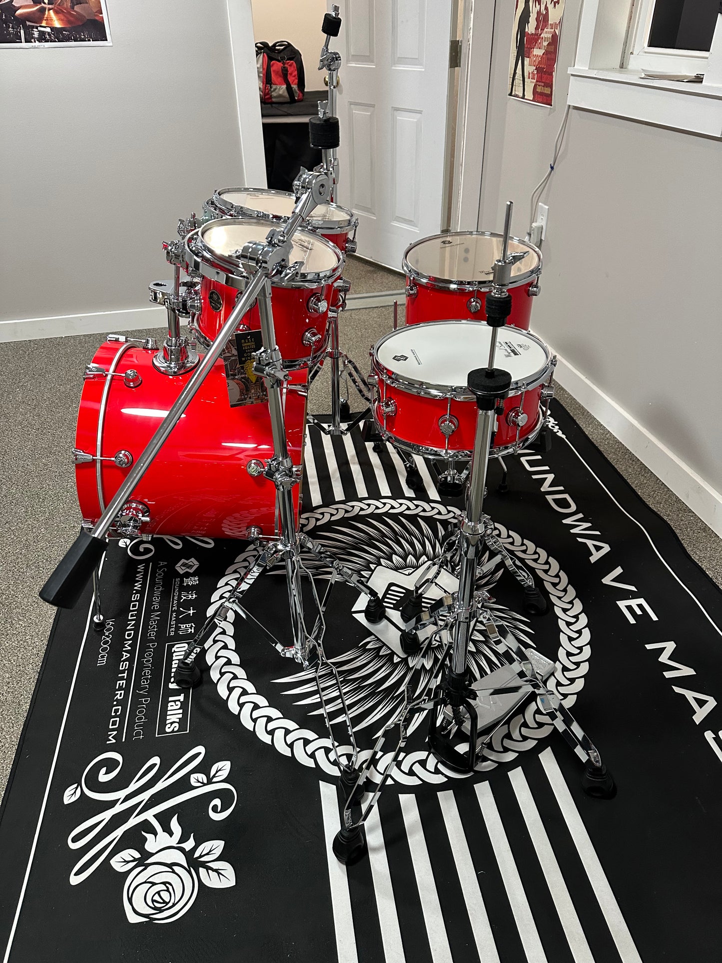 SOUNDWAVE MASTER MINI MASTER SHINING RED DRUM KIT