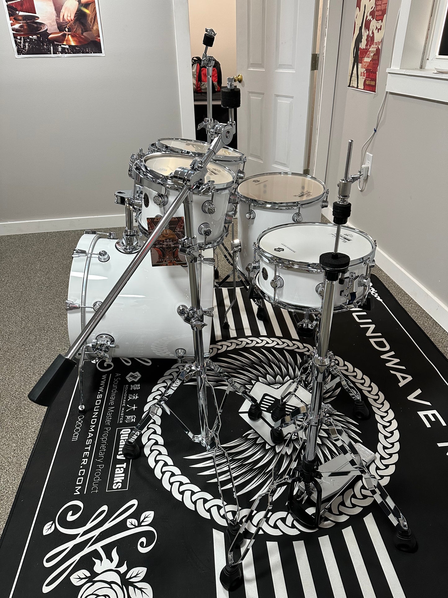 SOUNDWAVE MASTER MINI MASTER PURE WHITE DRUM KIT
