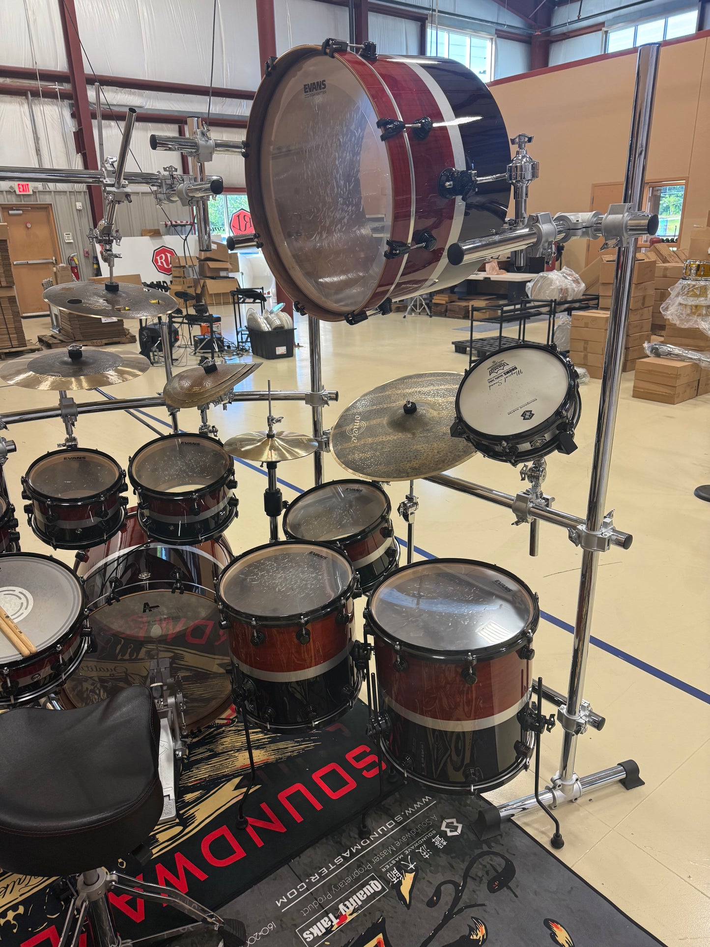 SOUNDWAVE MASTER SUPER FRAME DRUM SET