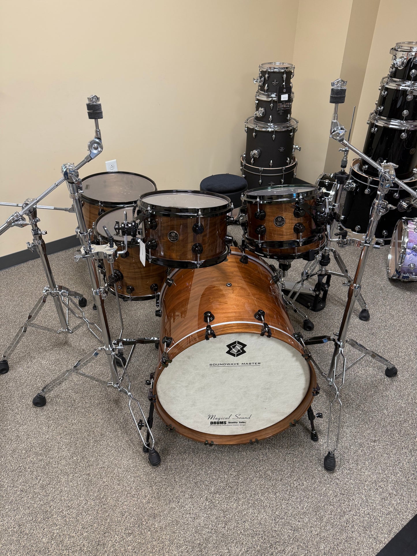 SOUNDWAVE MASTER BLACK WALNUT DRUM KIT