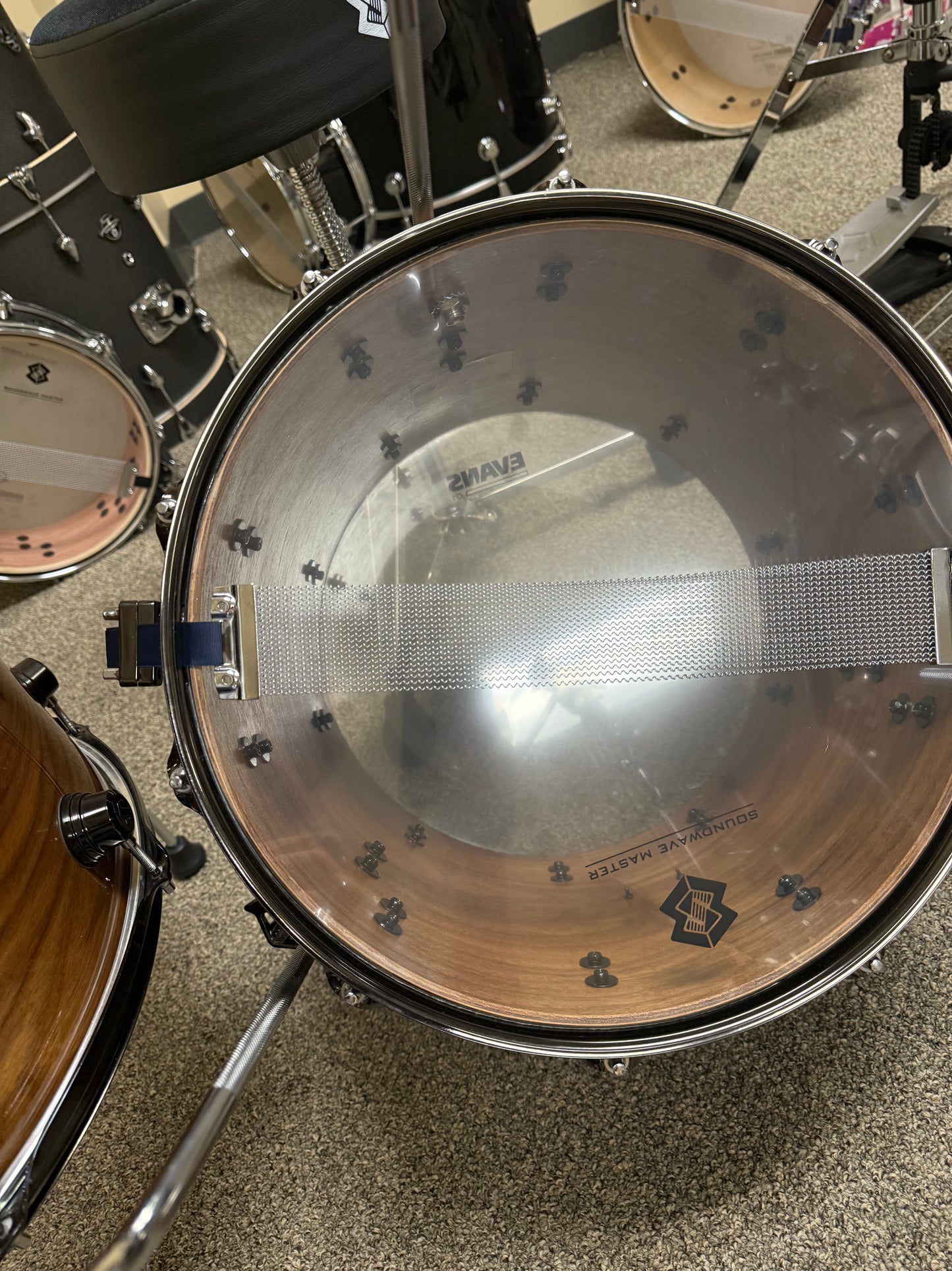 SOUNDWAVE MASTER BLACK WALNUT DRUM KIT