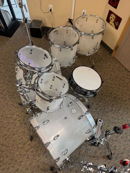 Frost White Seamless Acrylic Drum Shell Pack