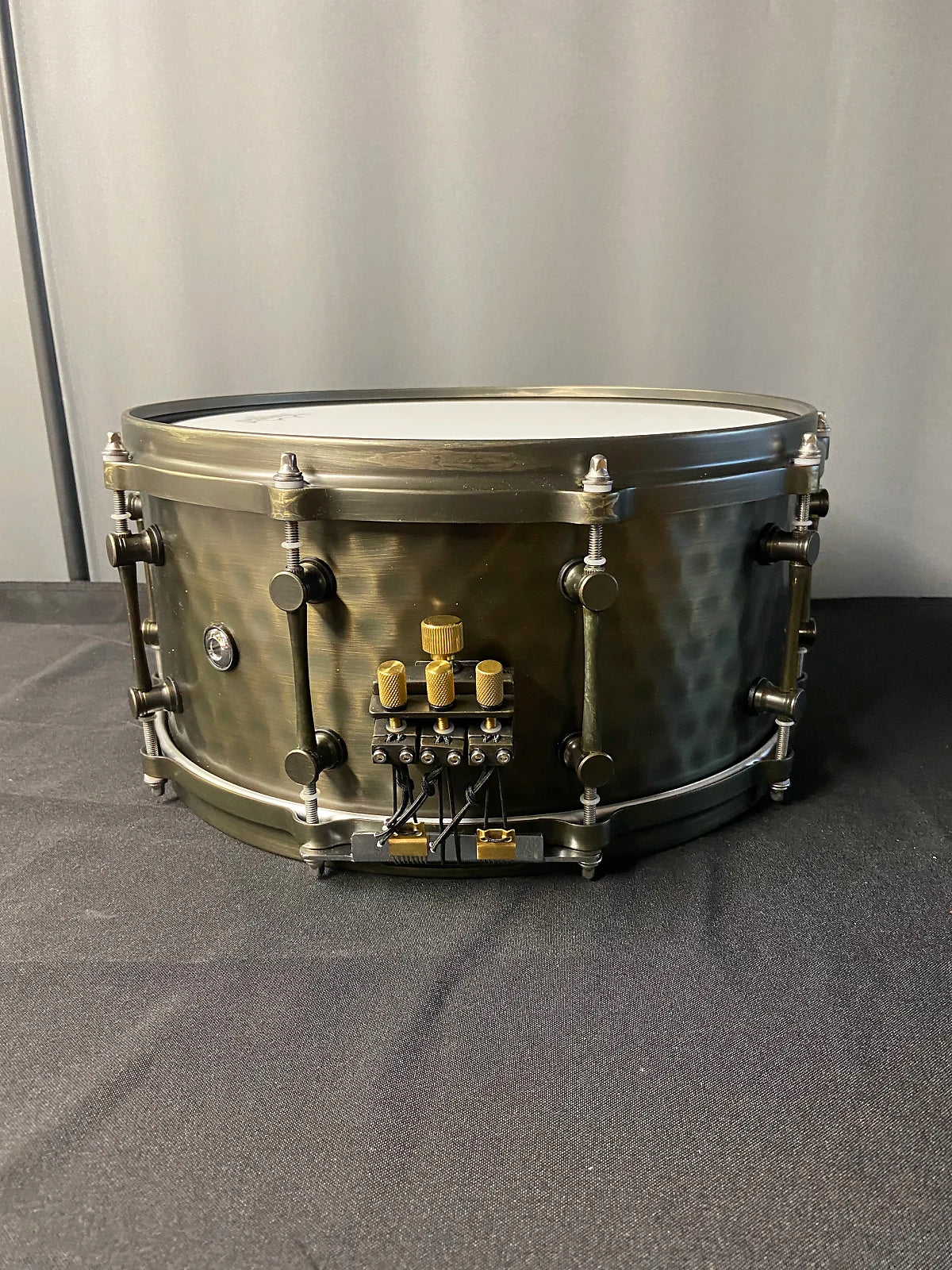 Hammered Bronze Snare Drum-Concert C1