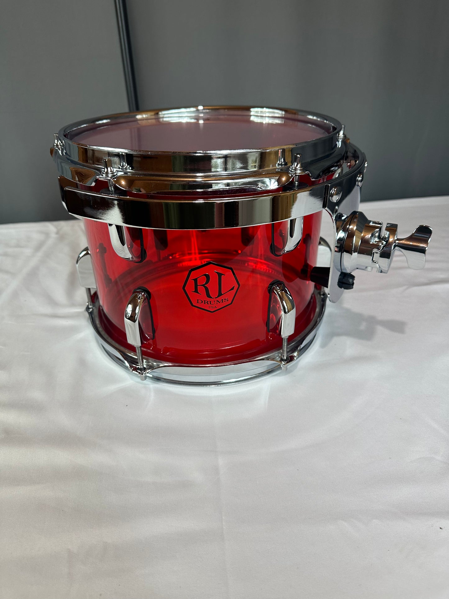 Red Seamless Acrylic 10"x8" - Tom Drum