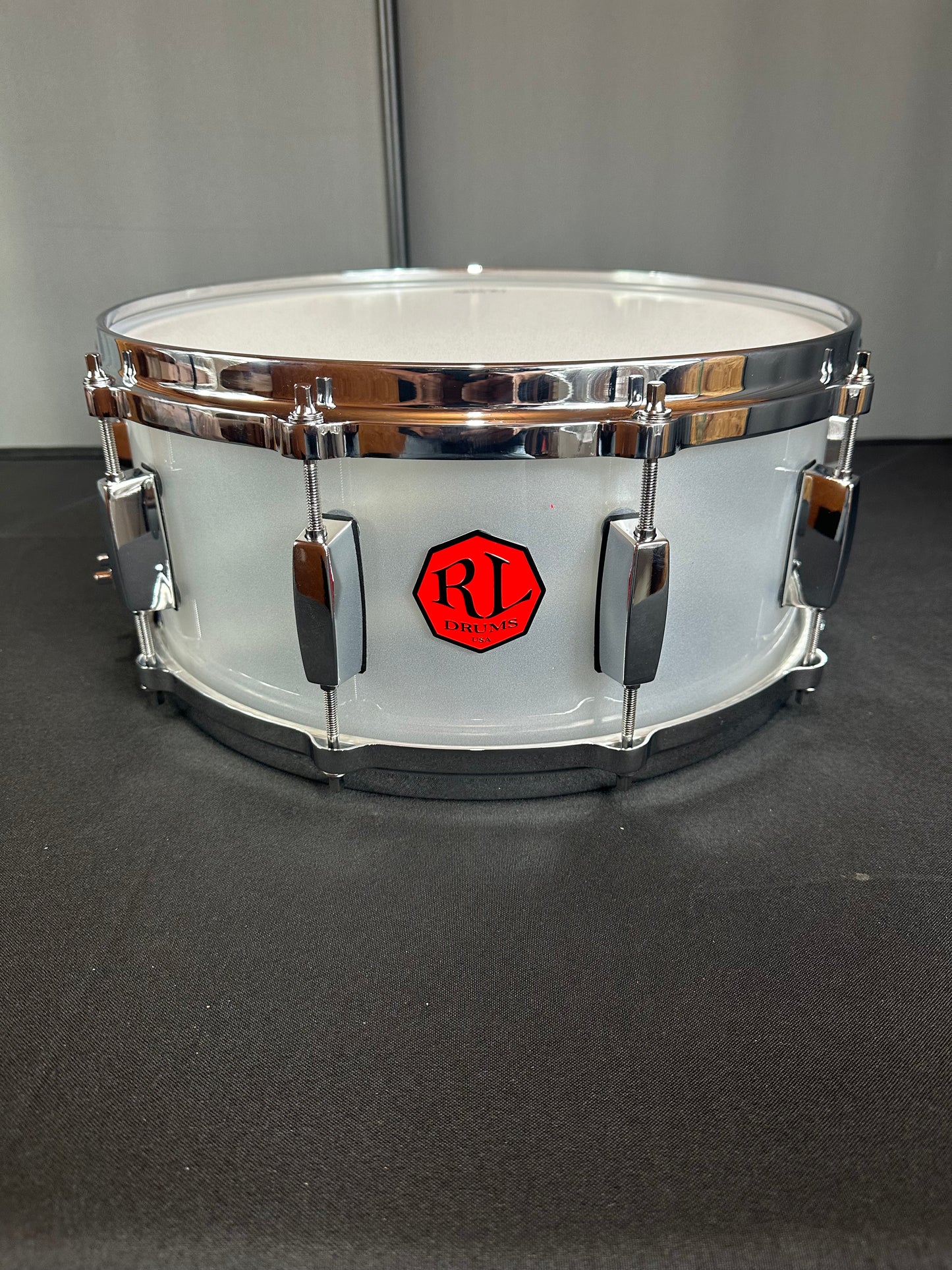 Frost White Seamless Acrylic 14"x6" -Snare Drum