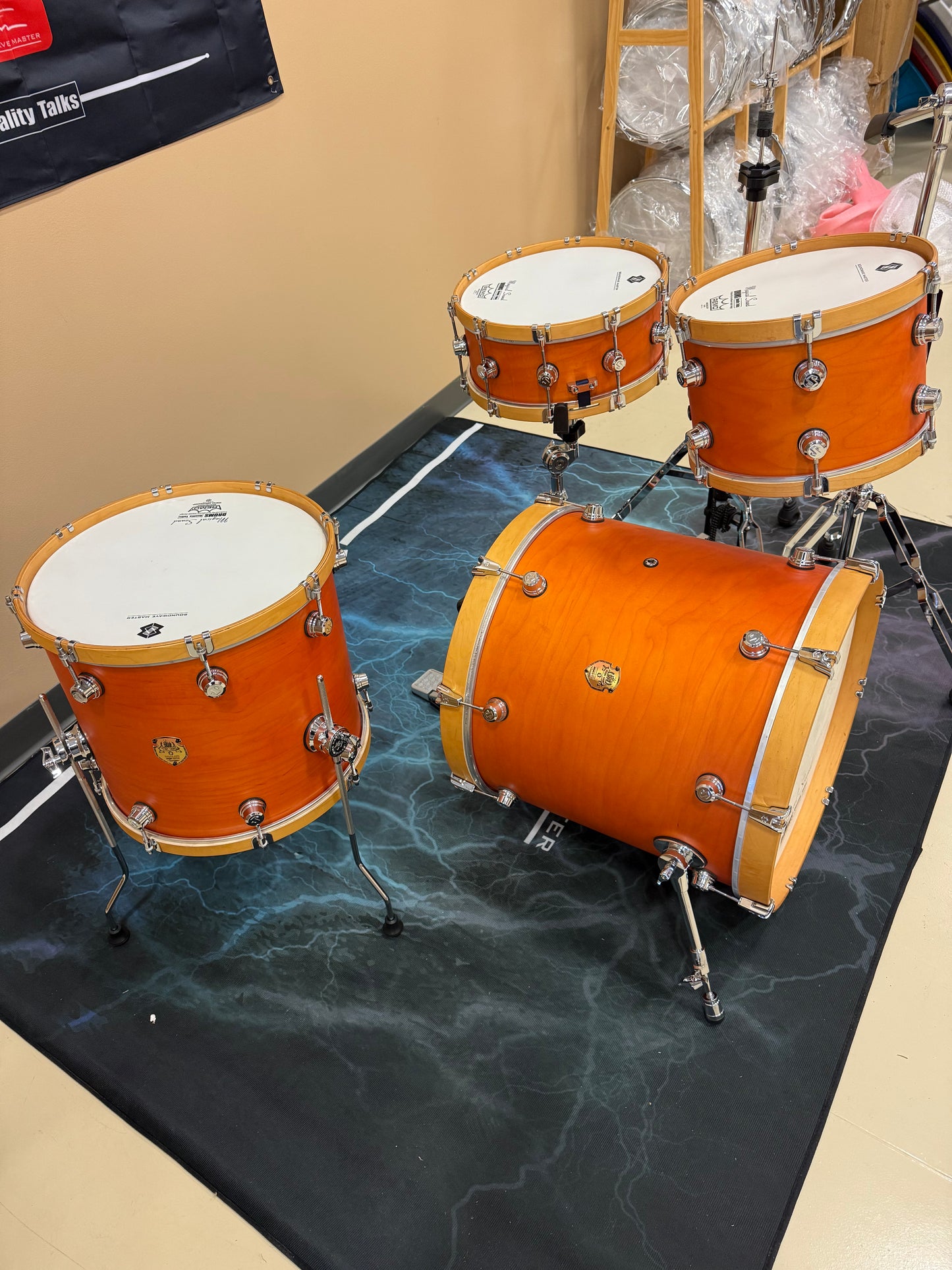 SOUNDWAVE MASTER GLORY SOUND CUSTOM MAPLE DRUM KIT with WOOD HOOPS