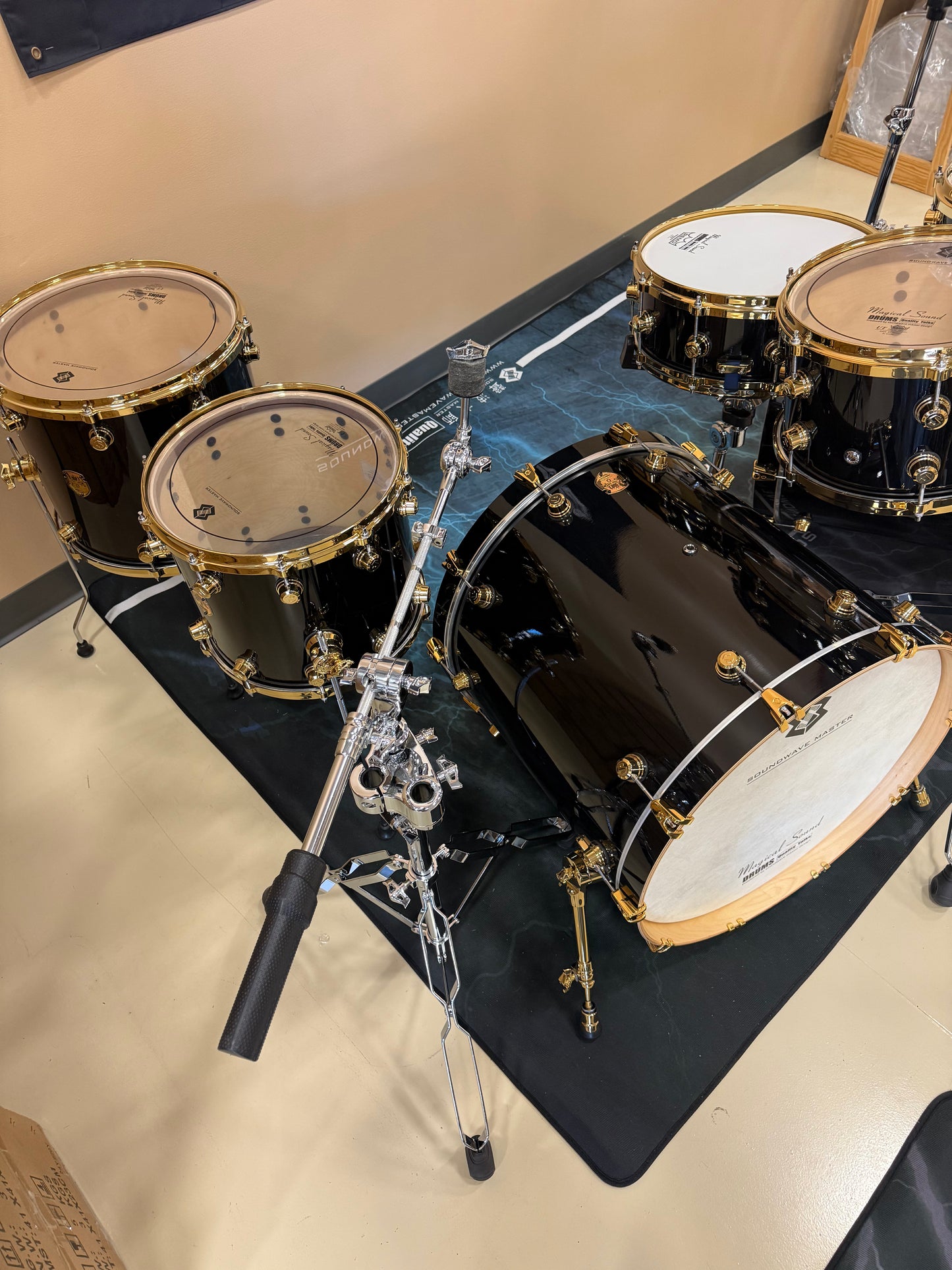 SOUNDWAVE MASTER GLORY SOUND DEVIL BLACK DOUBLE BASS DRUM KIT – RL Drums