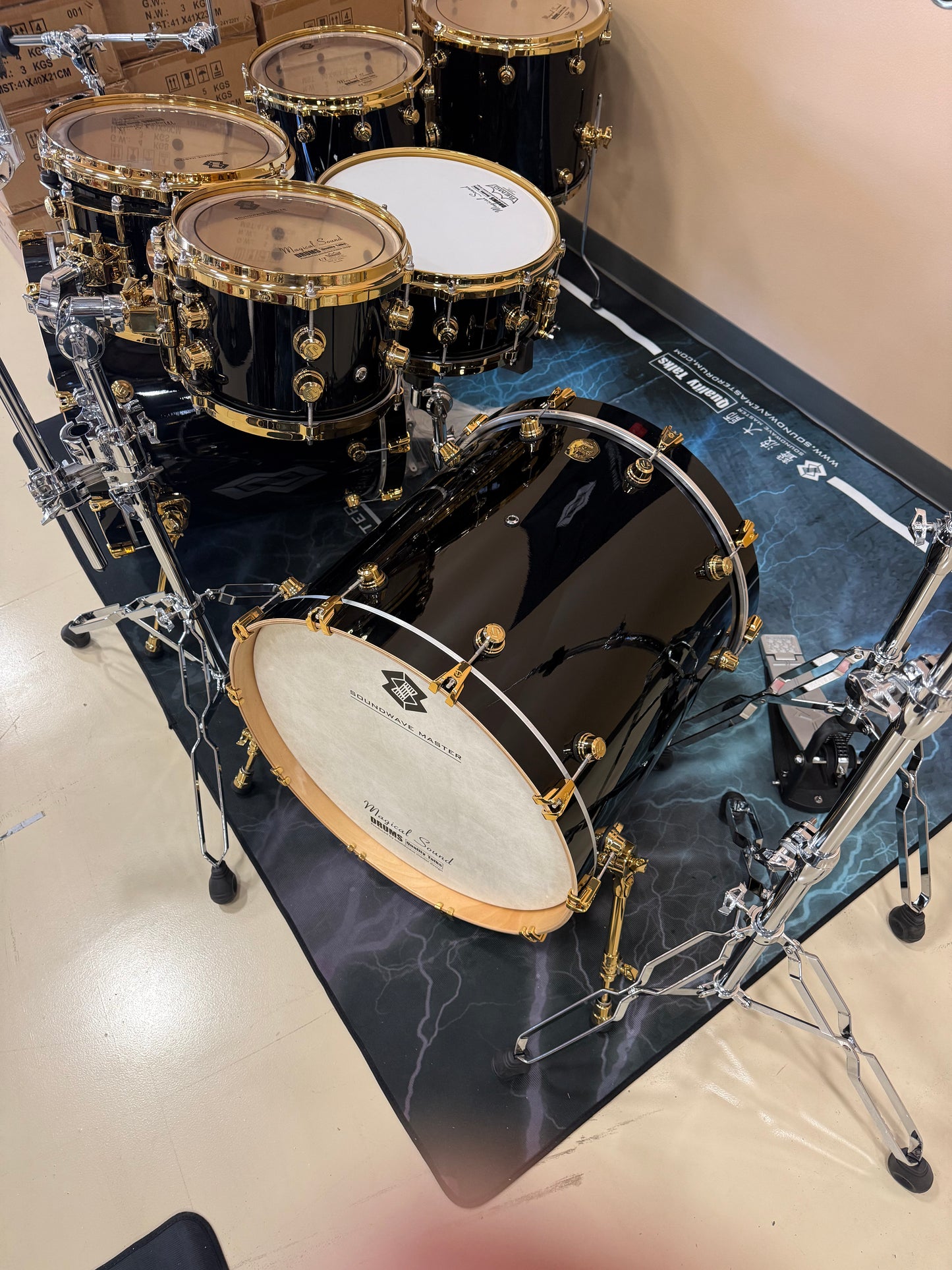 SOUNDWAVE MASTER GLORY SOUND DEVIL BLACK DOUBLE BASS DRUM KIT