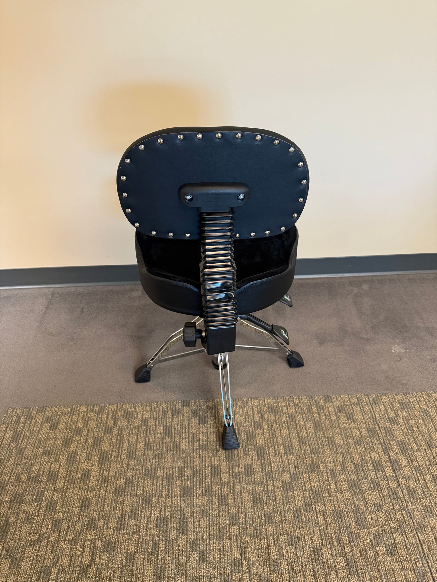 Heavy Duty Hydraulic Throne with Adjustable Back Rest and Plush Seat FR4T-H